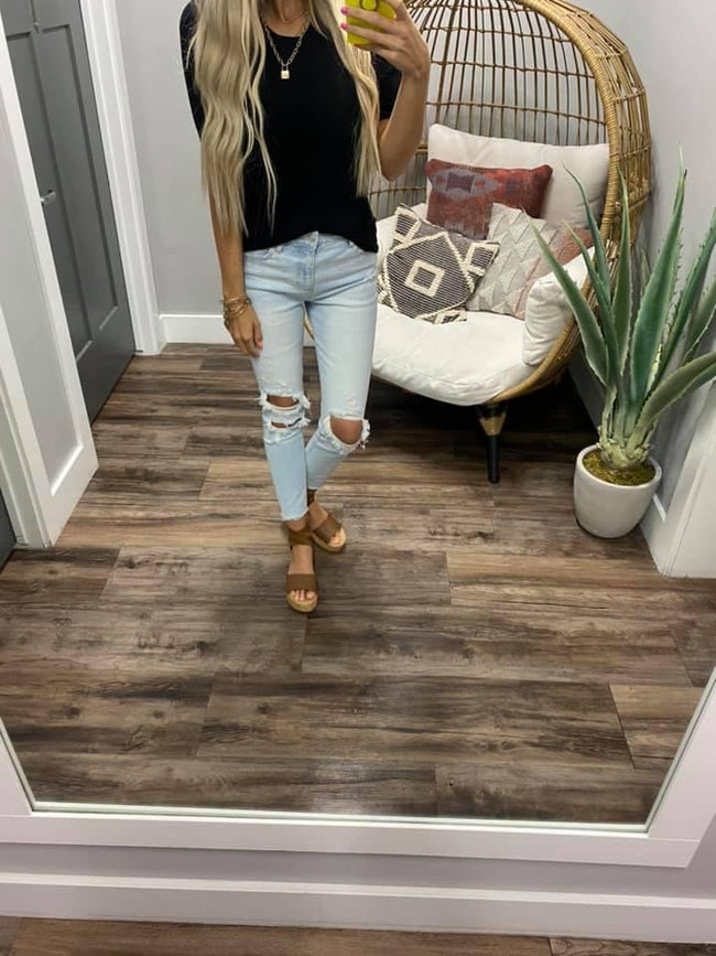 BLACK RIBBED LIGHT WEIGHT SWEATER TOP