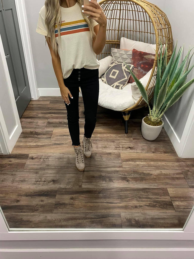 FEELING GOOD GRAPHIC TEE