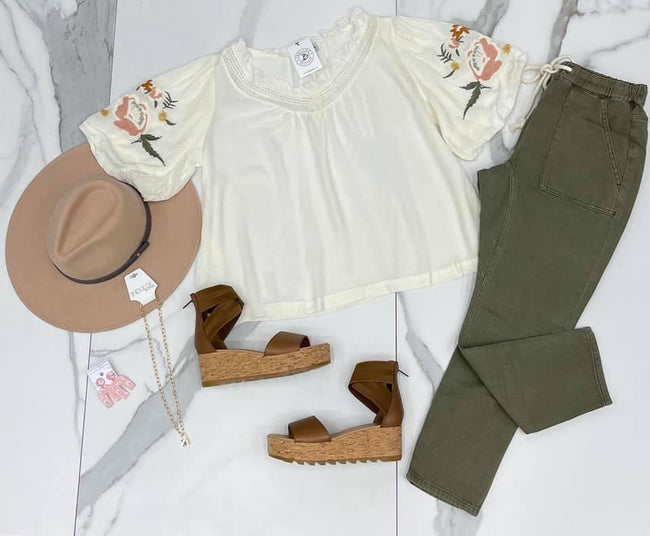 CREAM EMBROIDERED SLEEVE BLOUSE