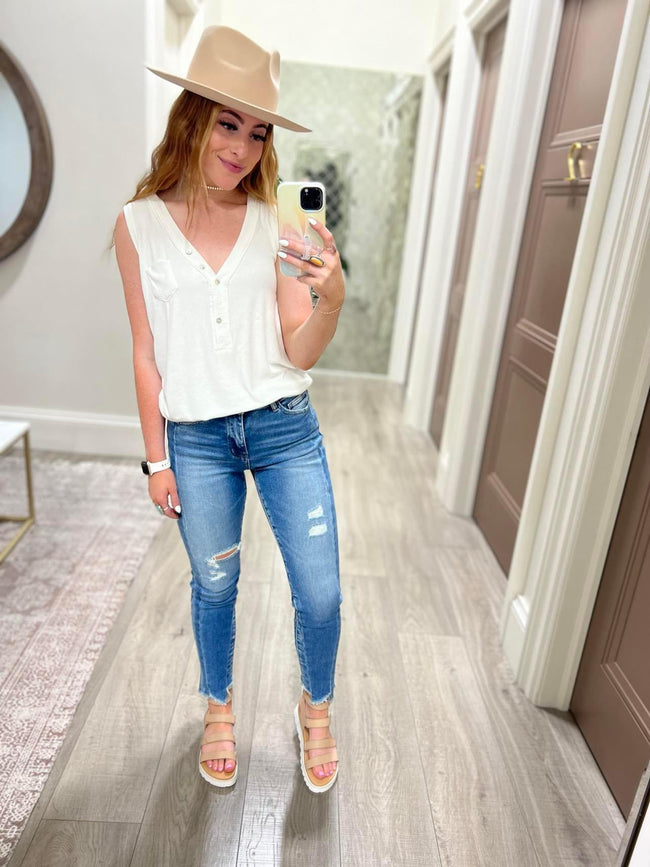 IVORY BUTTON V NECK TANK