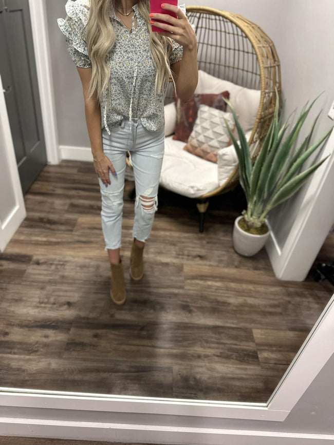 FEELING FLORAL TIE NECK RUFFLE SLEEVE BLOUSE