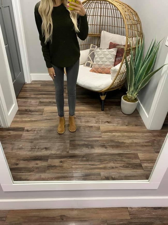 OLIVE KNIT SWEATER TOP