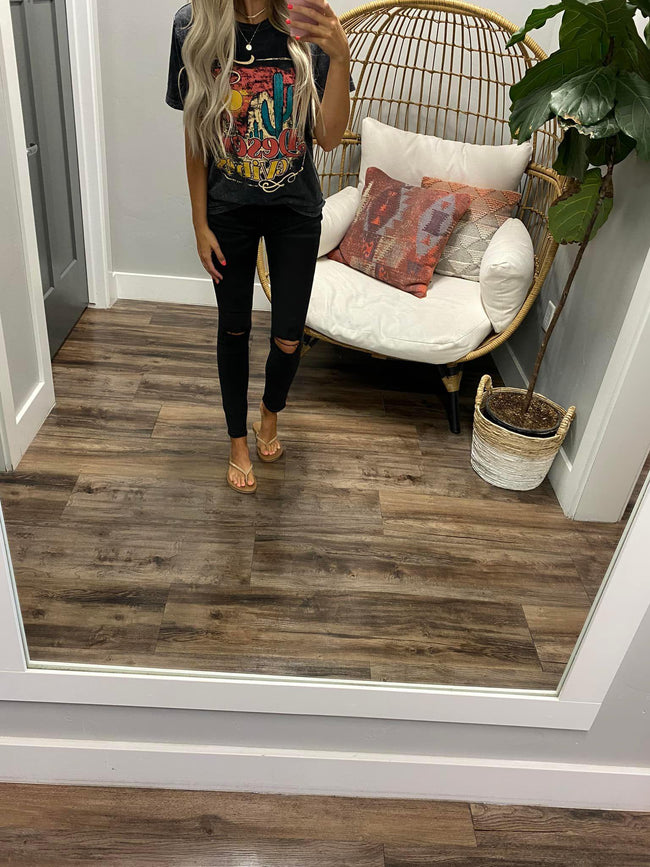 BLACK WASHED BOYFRIEND DESERT VIBES TEE