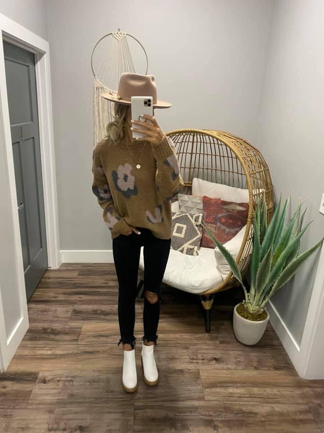 MOCHA FLORAL SWEATER TOP