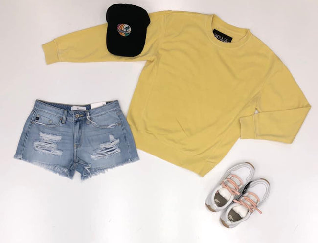 BUTTER YELLOW CREW SWEATER