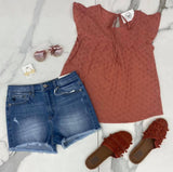 MAUVE FLUTTER EYELET SLEEVE TOP