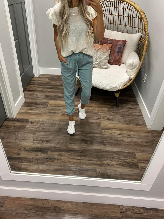IVORY KNIT SWEATER RUFFLE TOP