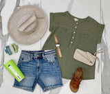 DUSTY OLIVE HENLEY SHORT SLEEVE