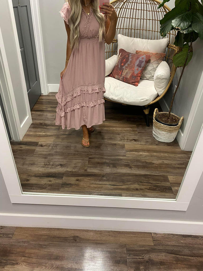 MAUVE LACE DETAIL FLUTTER SLEEVE DRESS