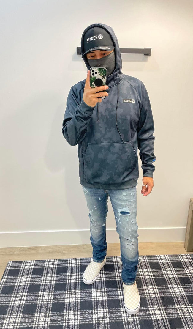 MENS SALT LIFE EBONY CAMO PERFORMANCE HOODIE