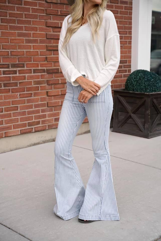 IVORY KNIT SWEATER TOP