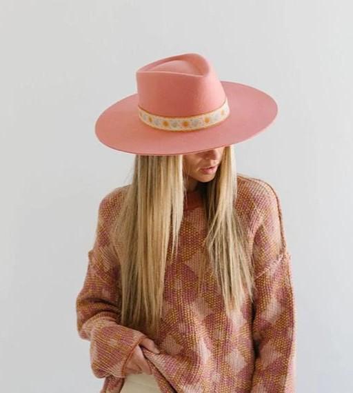 THE DAE PINK TRIANGLE CROWN HAT GIGI PIP