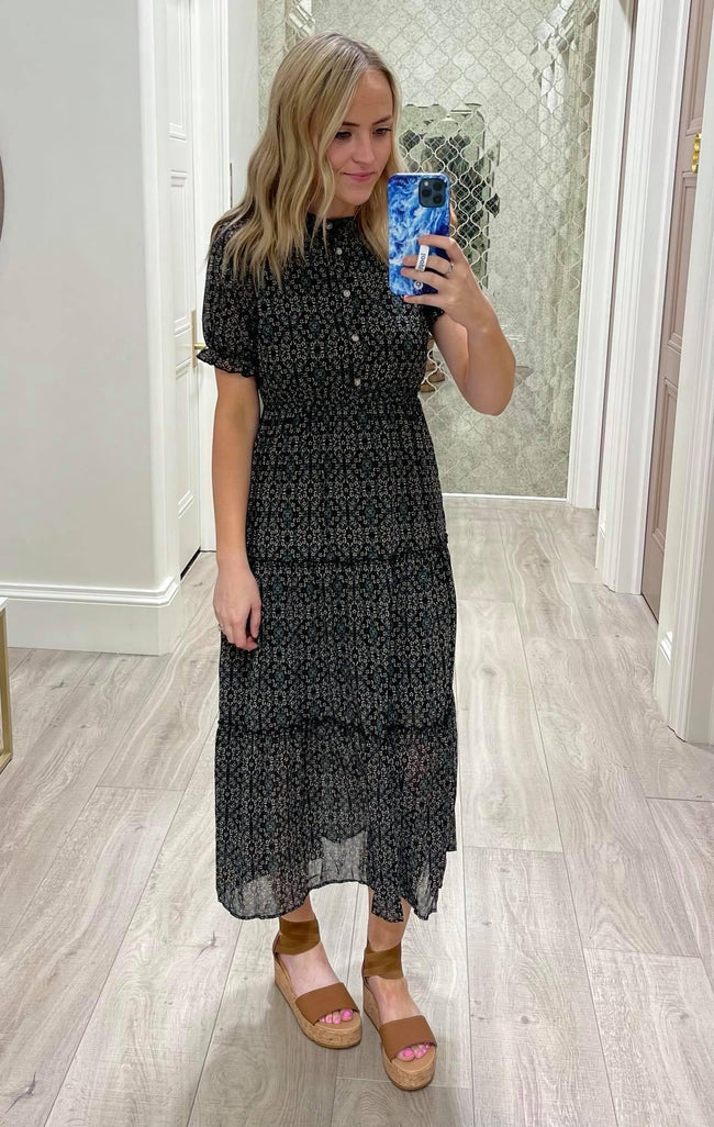 BLACK TIERED FLORAL BUTTON DRESS