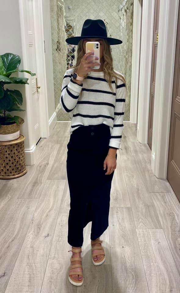 IVORY AND BLACK STRIPE SWEATER TOP