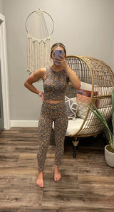 LEOPARD TEXTURE LEGGINGS