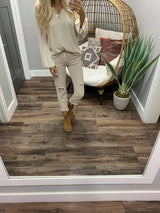 V NECK CREAM STITCH TOP