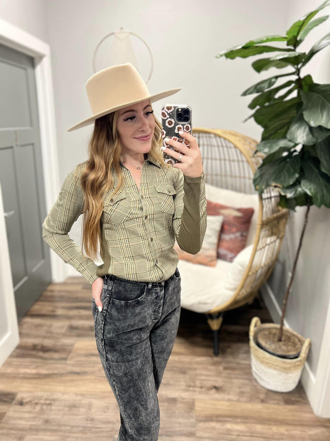 FALLON PLAID CORDED BUTTON UP TOP