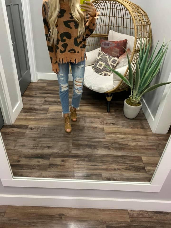 RUST LEOPARD DISTRESSED SWEATER TOP
