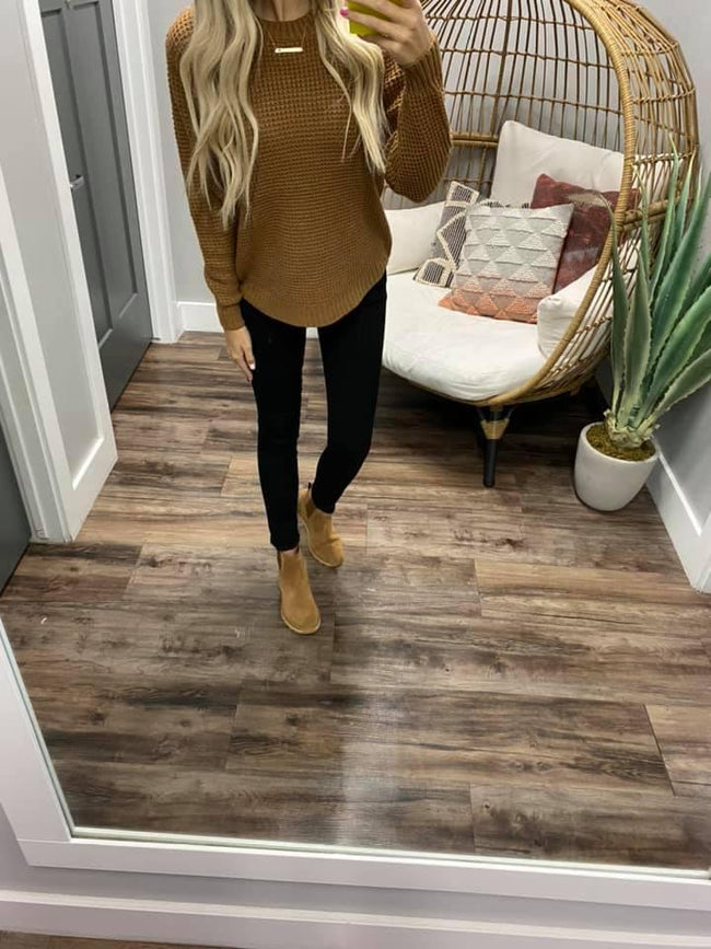 CAMEL KNIT SWEATER TOP