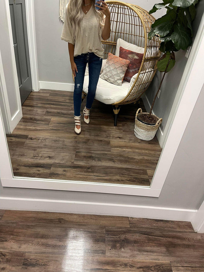 CREAM BOYFRIEND DISTRESSED V NECK TEE