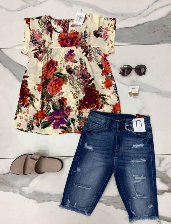IVORY FLORAL FLOWY BLOUSE