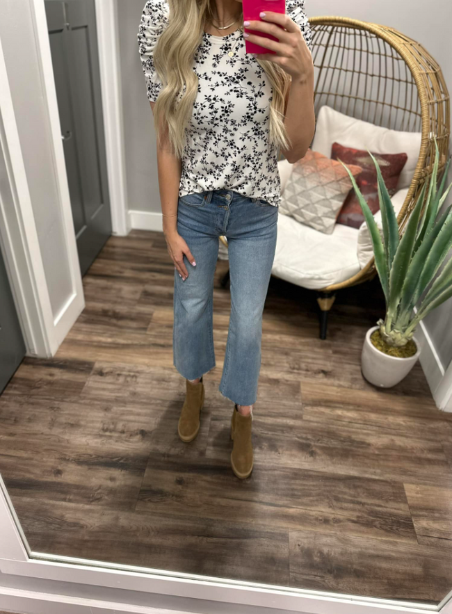 SLOAN WHITE AND BLACK FLORAL RUCHED SLEEVE TOP