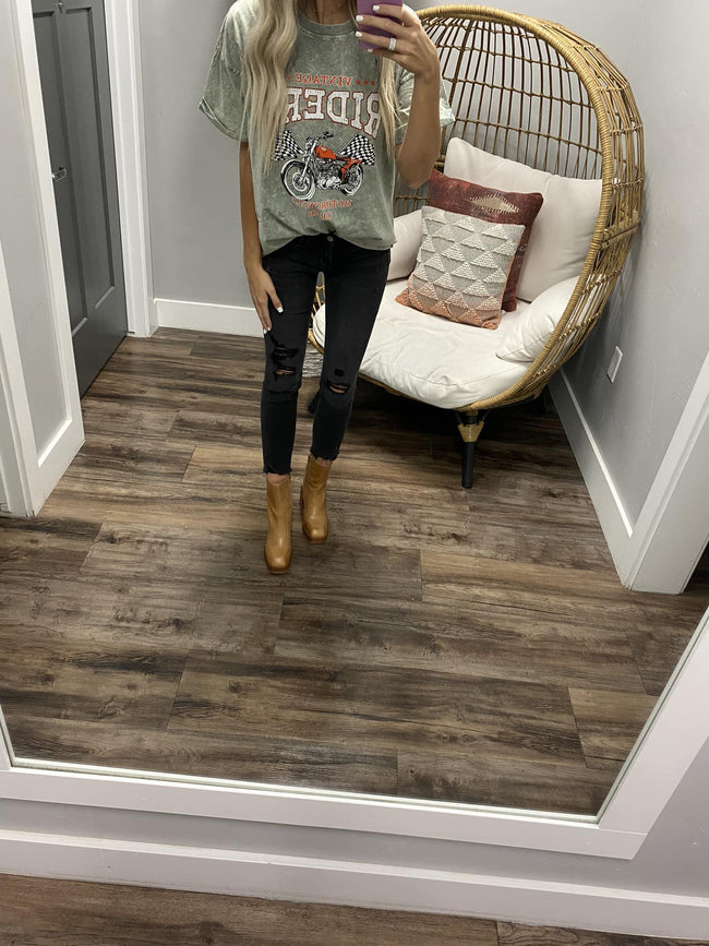 OLIVE WASHED VINTAGE RIDERS GRAPHIC TEE