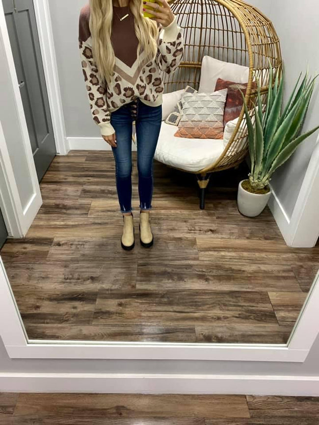 MOCHA LEOPARD V KNIT SWEATER TOP