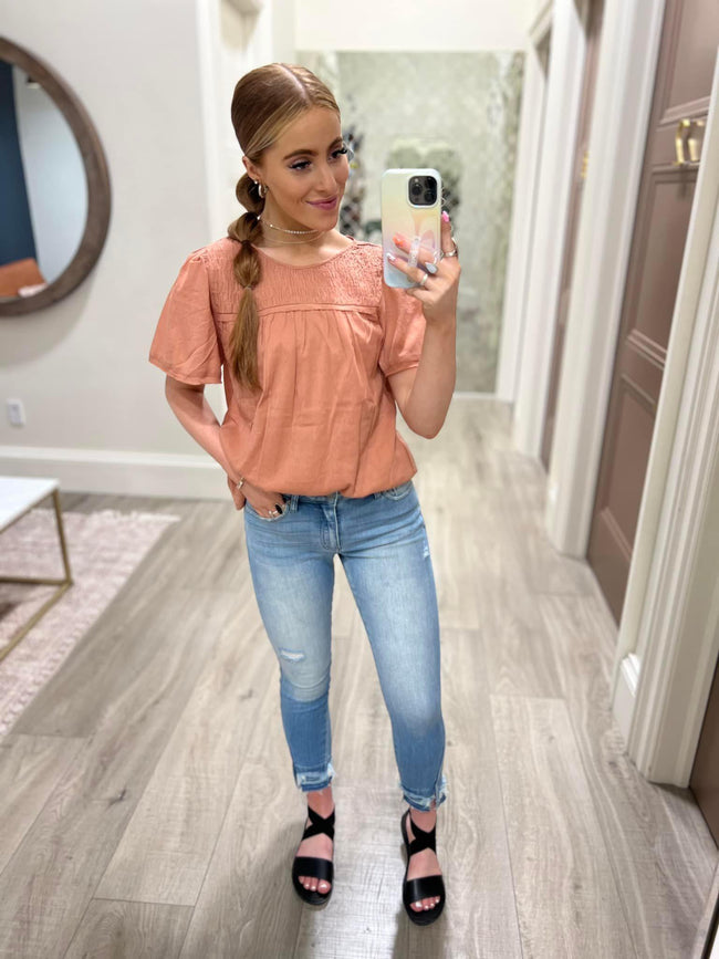 MAUVE ROSE SMOCKED FLUTTER SLEEVE BLOUSE