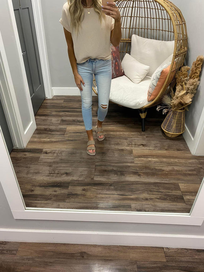 STONE CUFFED SHORT SLEEVE BLOUSE