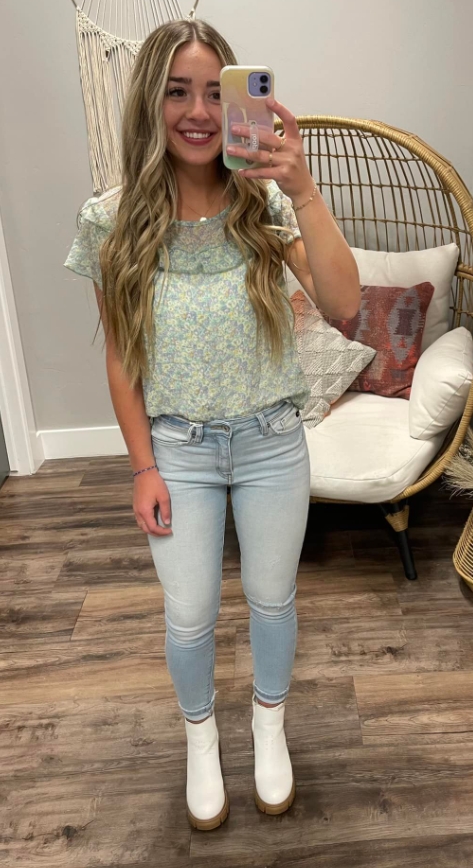 BLUE FLORAL FLUTTER SLEEVE BLOUSE