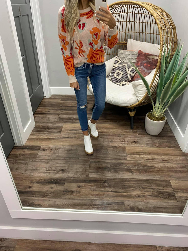 PEACH FLORAL SWEATER TOP