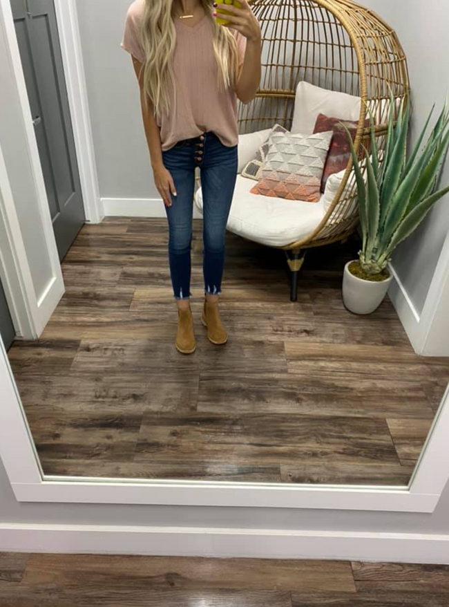 MAUVE TEXTURED V NECK TEE