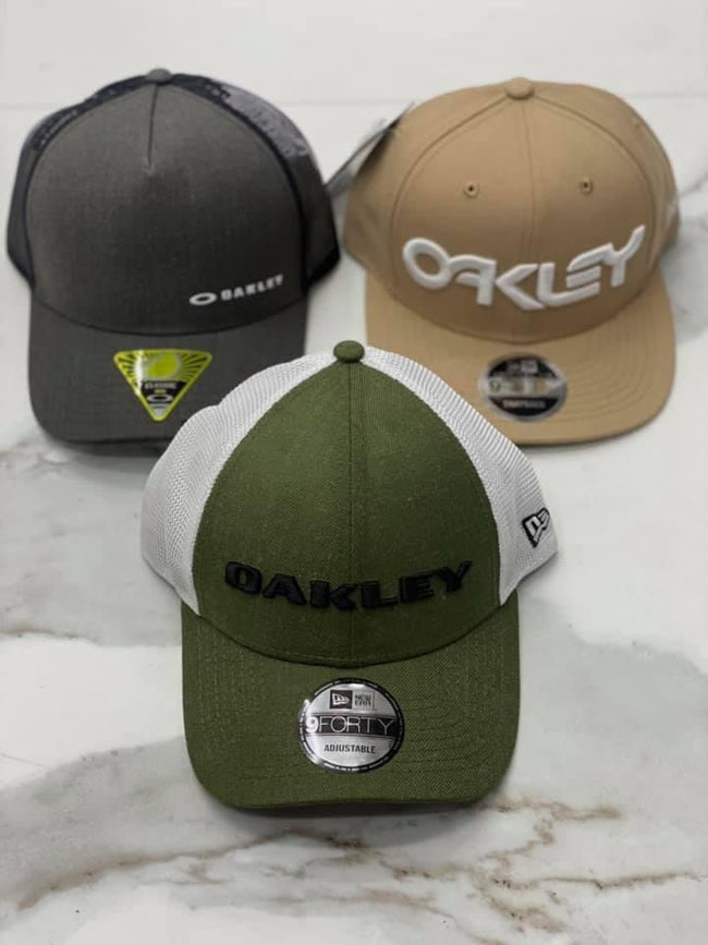 OLIVE OAKLEY SNAP BACK HAT