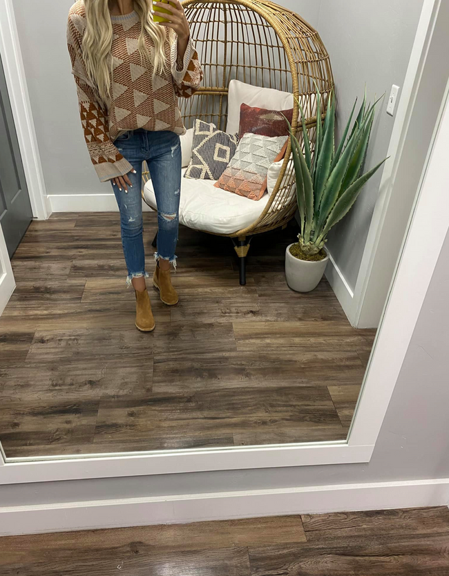 GEOMETRIC WIDE SLEEVE SWEATER TOP