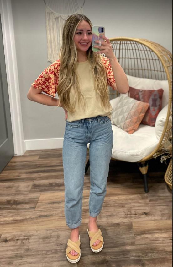 TAUPE FLORAL BLOUSE SLEEVE TEE