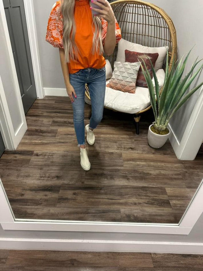 CITRUS BUTTON BACK EMBROIDERED PUFF SLEEVE BLOUSE