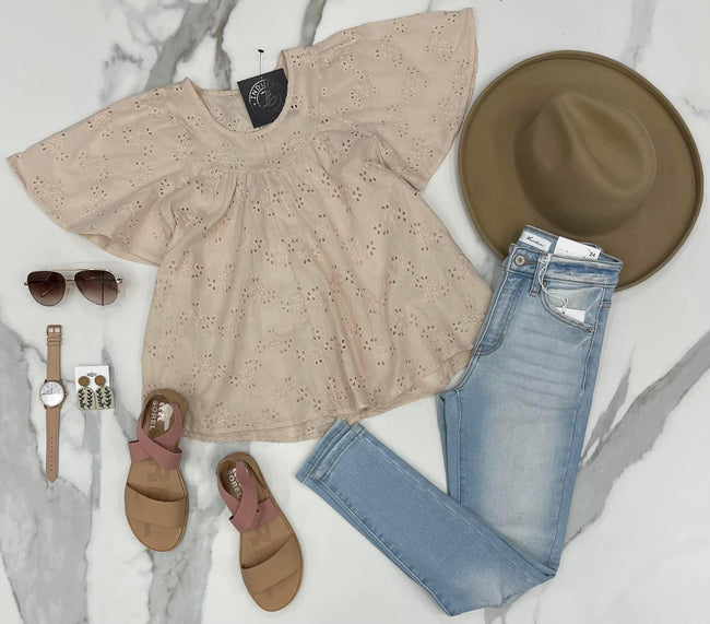 STONE EYELET FLUTTER SLEEVE BLOUSE
