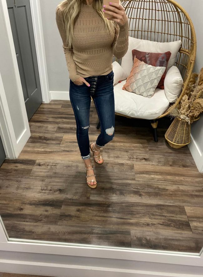 MOCHA LIGHT WEIGHT KNIT SWEATER