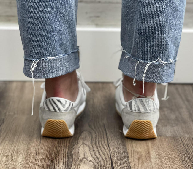 VINTAGE NEUTRAL TENNIS SHOES