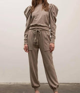 MOCHA SOFT PUFF SLEEVE PULLOVER