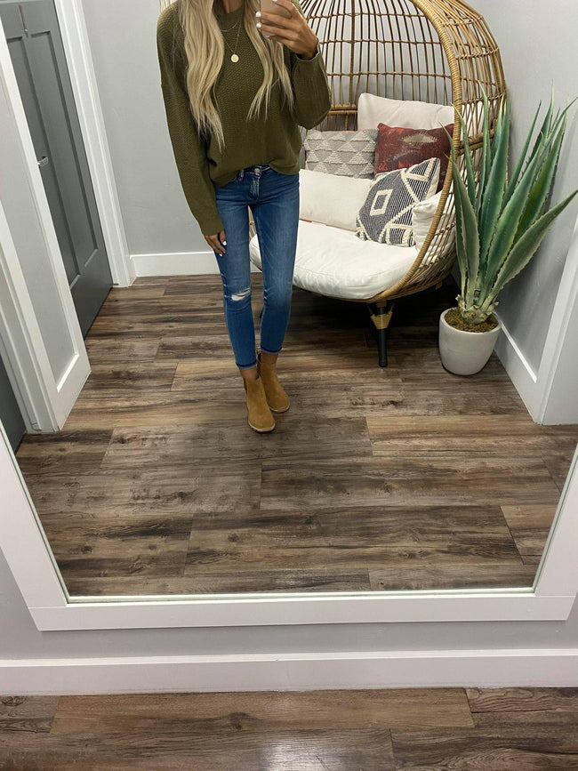 OLIVE TEXTURED KNIT SWEATER