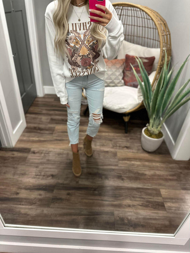 WHITE NASHVILLE TENNESSEE CREW SWEATER