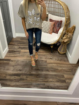 TAUPE BUTTERFLY OVERSIZED TEE