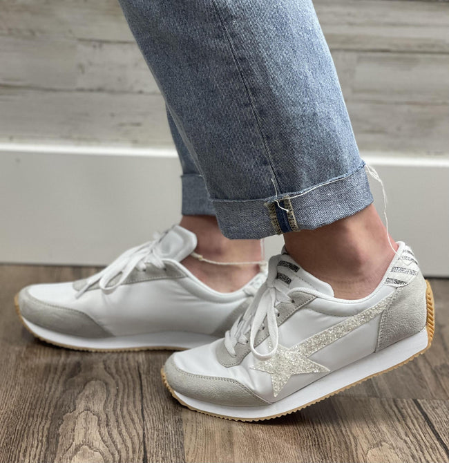VINTAGE NEUTRAL TENNIS SHOES