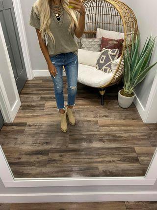 WASHED OLIVE LACE UP TOP