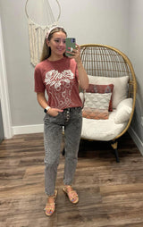 COUNTRY RED BOOTS AND ROSES TEE
