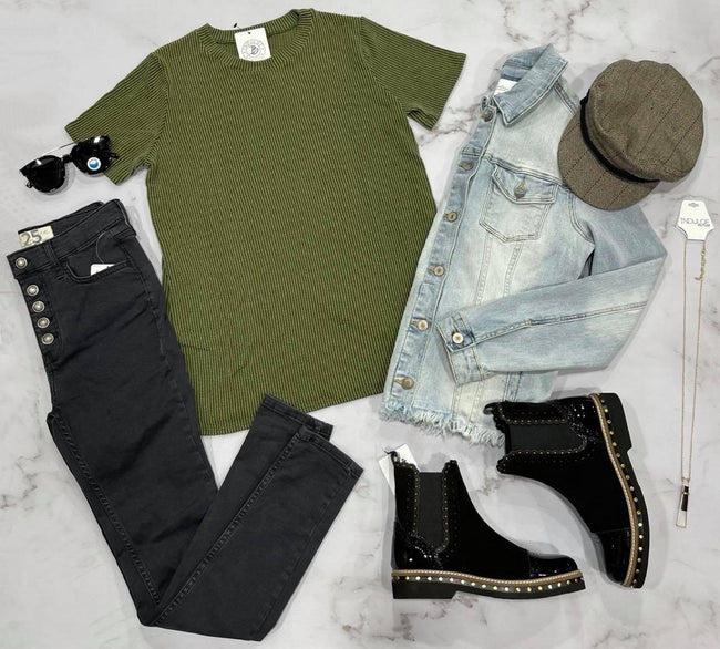 OLIVE RIBBED SHORT SLEEVE TEE