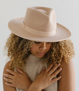 GIGI PIP MONROE NUDE HAT
