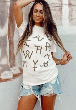 CREAM DISTRESSED BRAND TEE